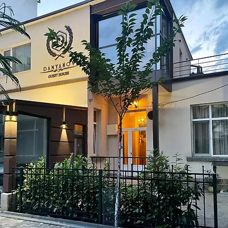 Damyanov House Konukevi 3*