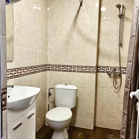 Konukevi Damyanov House 3*